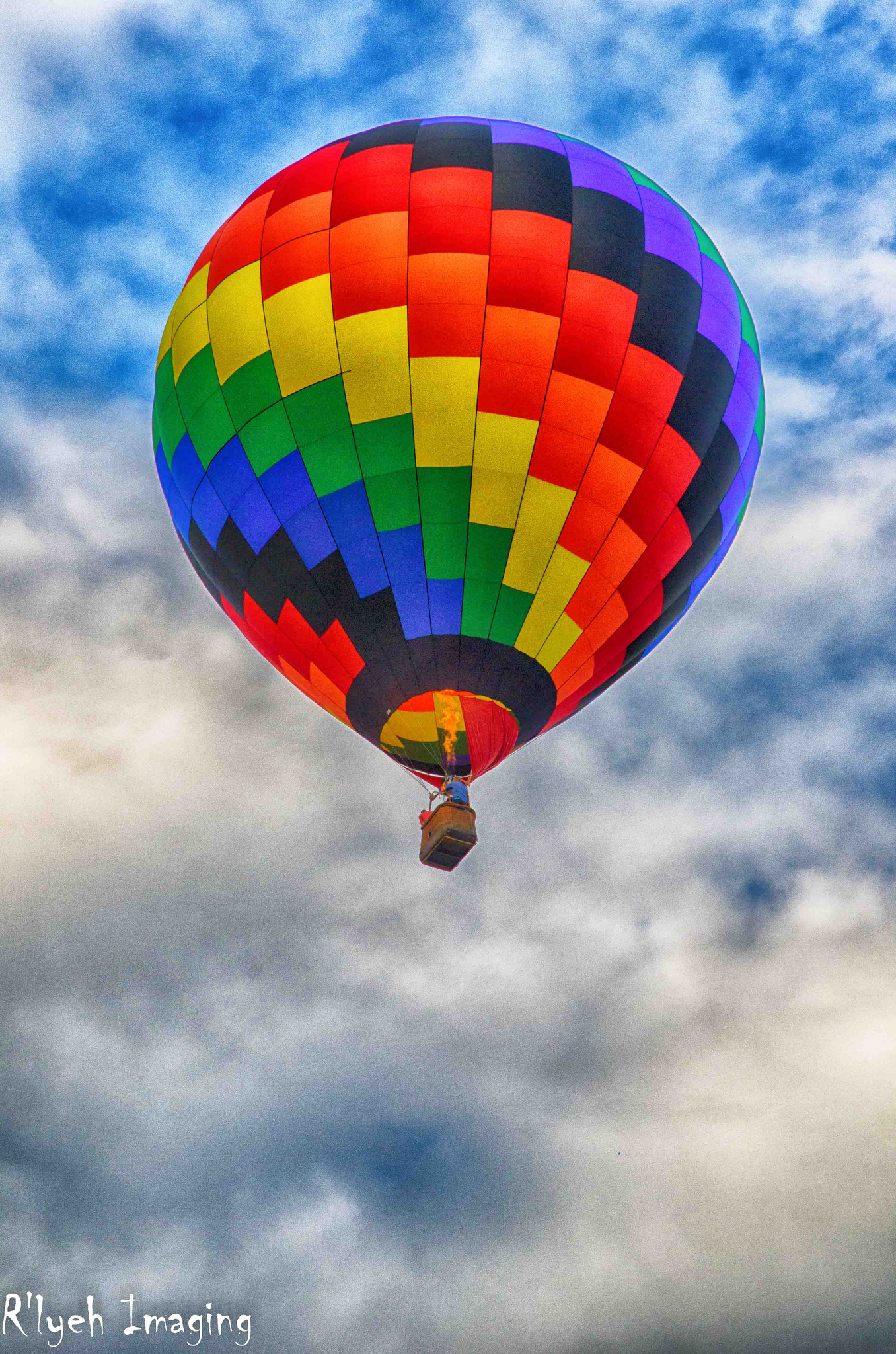 Hot Air Balloon by R'lyeh Imaging on flickr