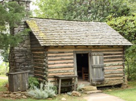 Burritt Museum - Small Cabin ca 1850